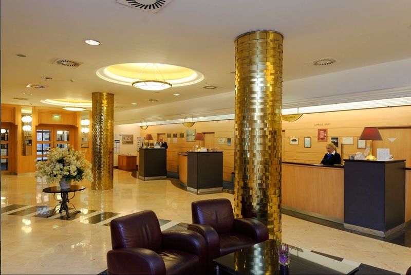 Radisson Blu Béke Hotel, Hotel